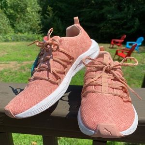 PUMA Women’s Prowl Alt Mesh Speckle Sneaker 7.5